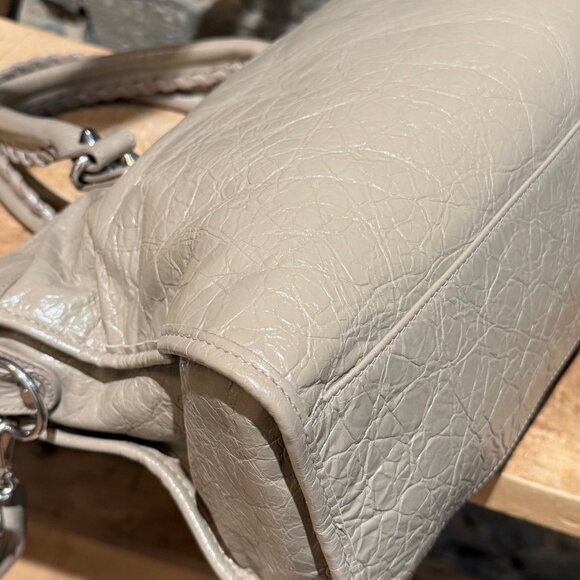 Balenciaga 2024 Beige Arena Leather Medium Le City Bag - Picture 13 of 16